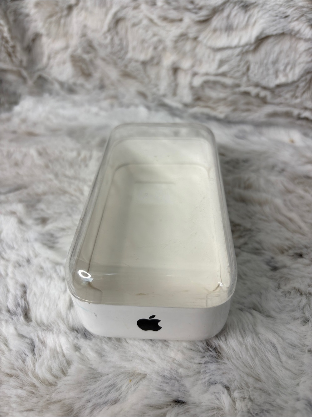 Apple Plastic Case for iPhone 5. NO PHONE